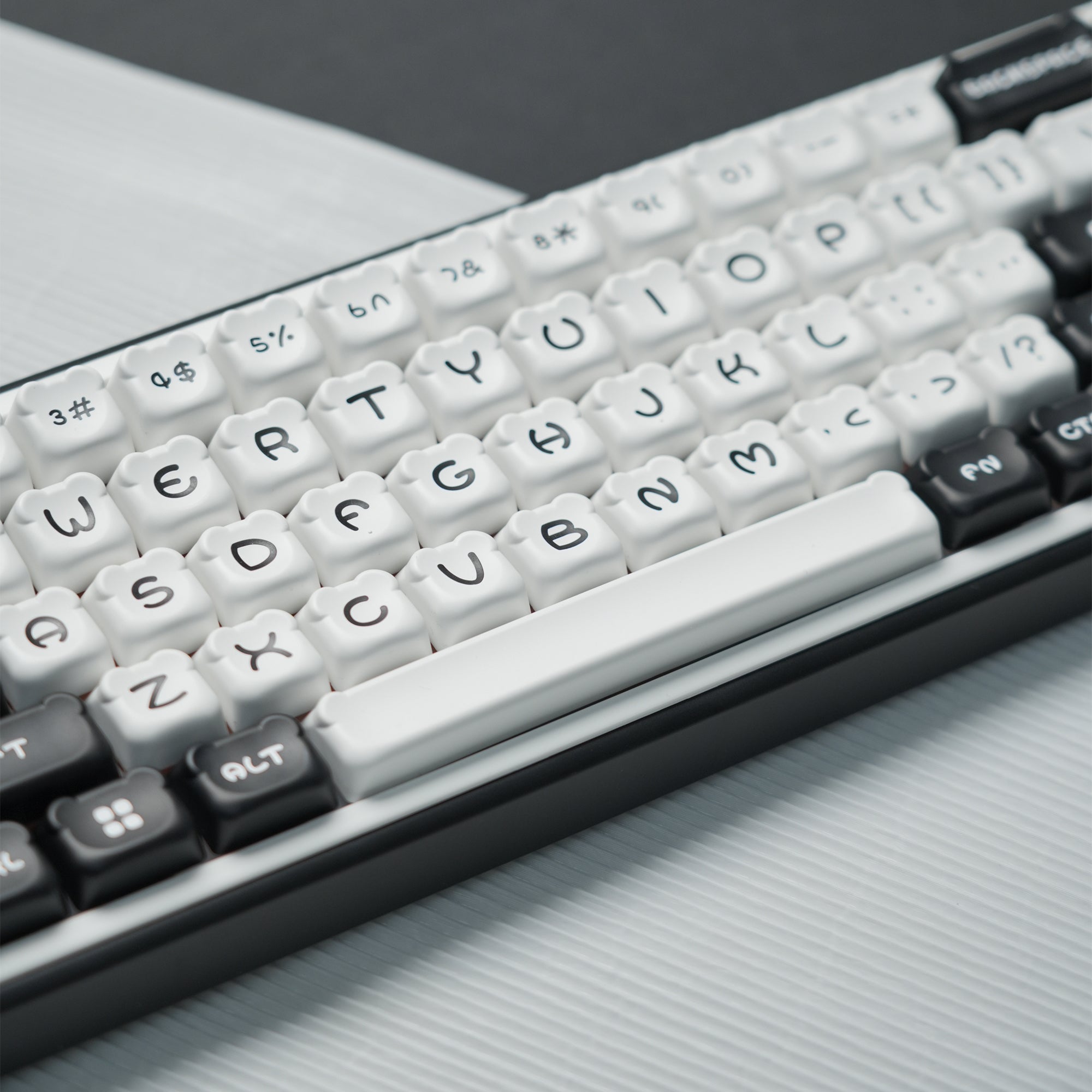 Womier Panda Bear 122-Key KDA Profile Double-Shot PBT Keycap Set
