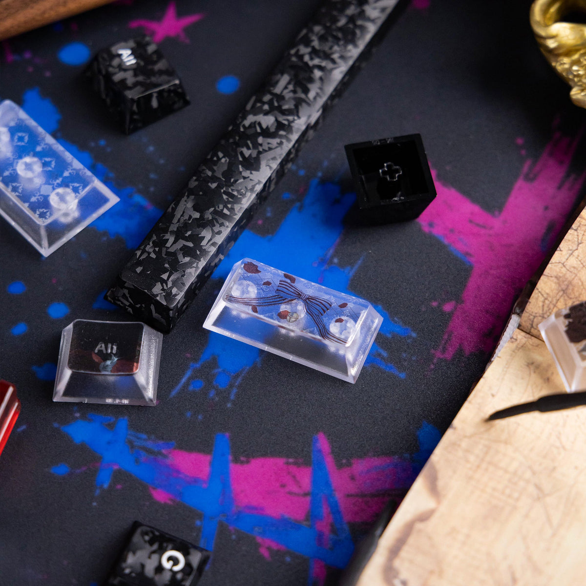 Halloween Blood Rose Bundle — Womier WD75 HE Keyboard + Dark Red Rose Keycaps + Red Graffiti Glass Mouse Pad - Womier Keyboard