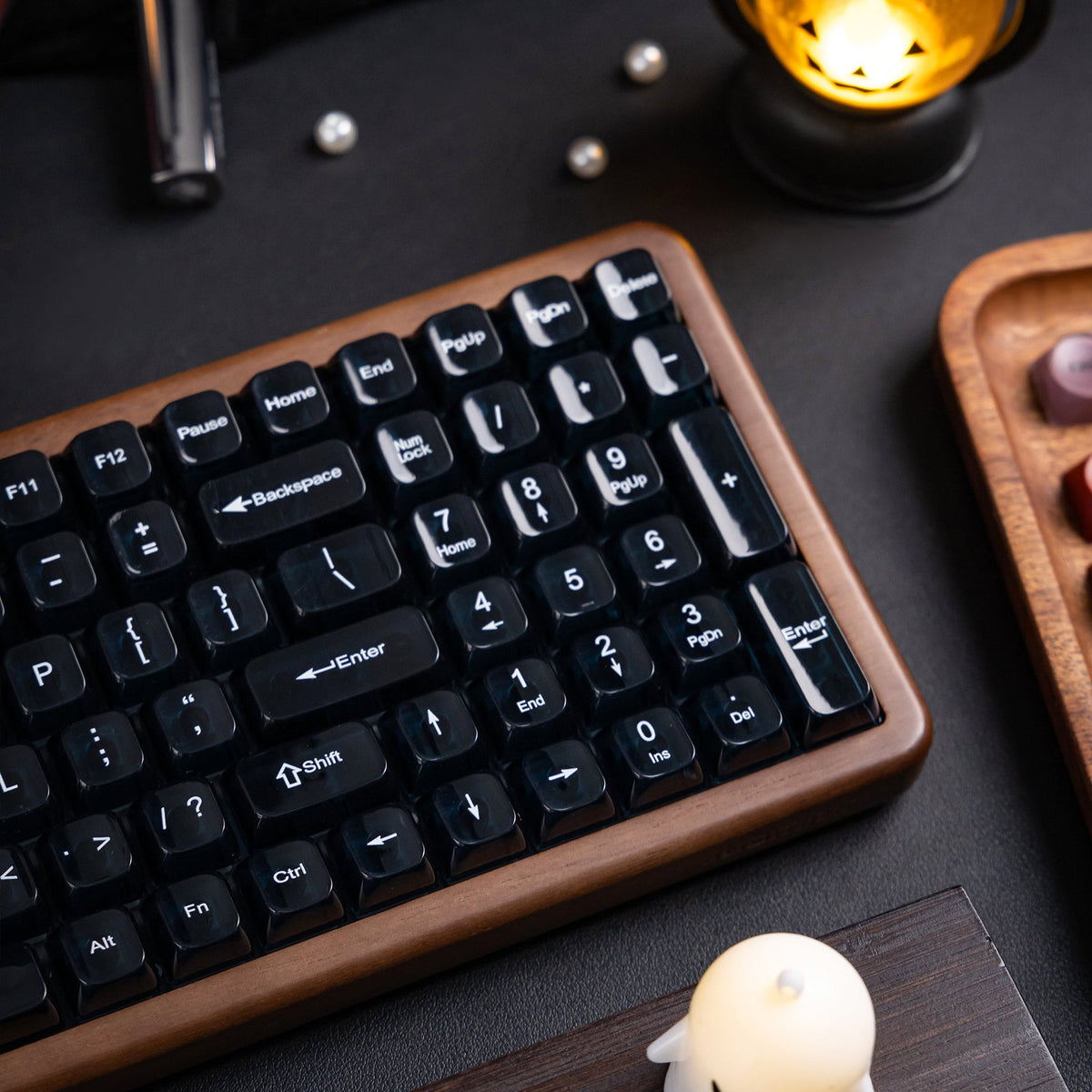 Halloween Lipstick Vintage Bundle — Womier WD99 Keyboard + Womier Lipstick 132-Key MOA Profile Translucent - Womier Keyboard