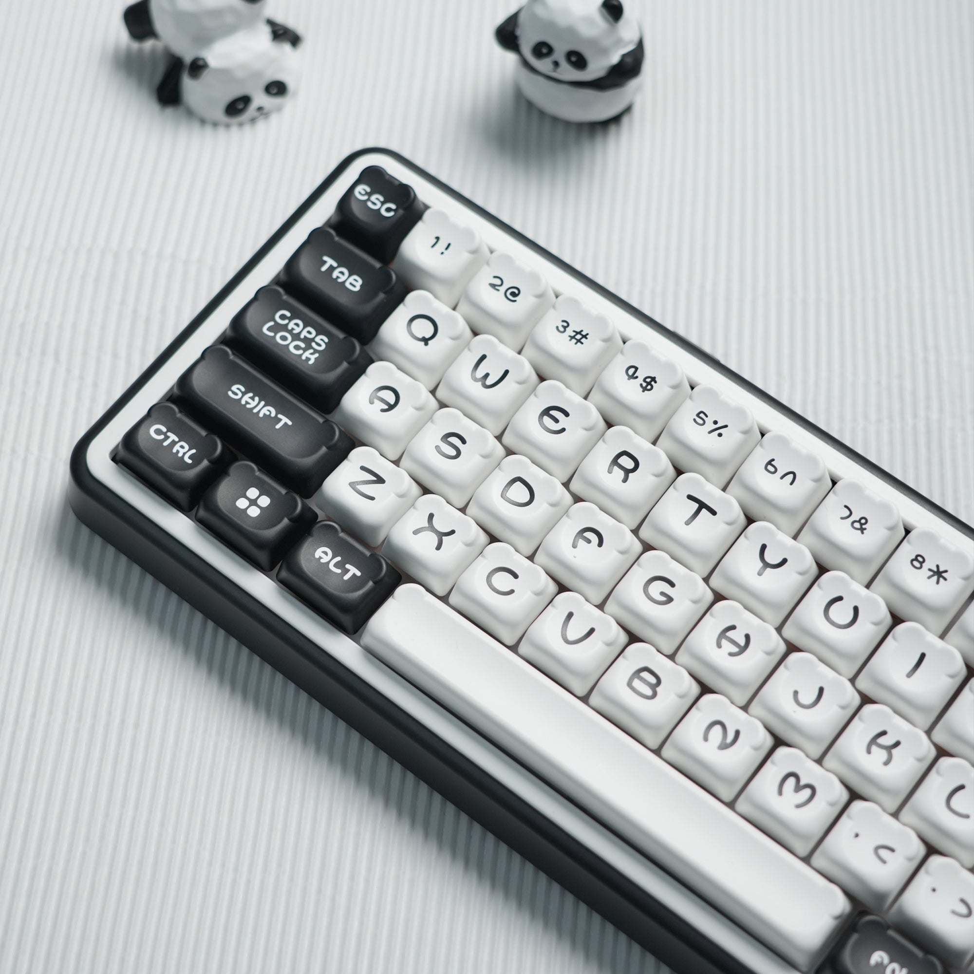 Womier Panda Bear 122-Key KDA Profile Double-Shot PBT Keycap Set