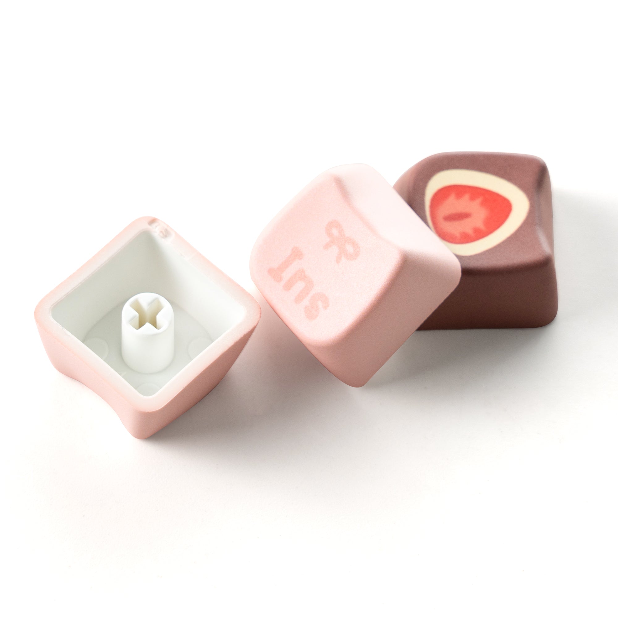 Detailed View of Womier Strawberry Chocolate Keycap Colors and Texture